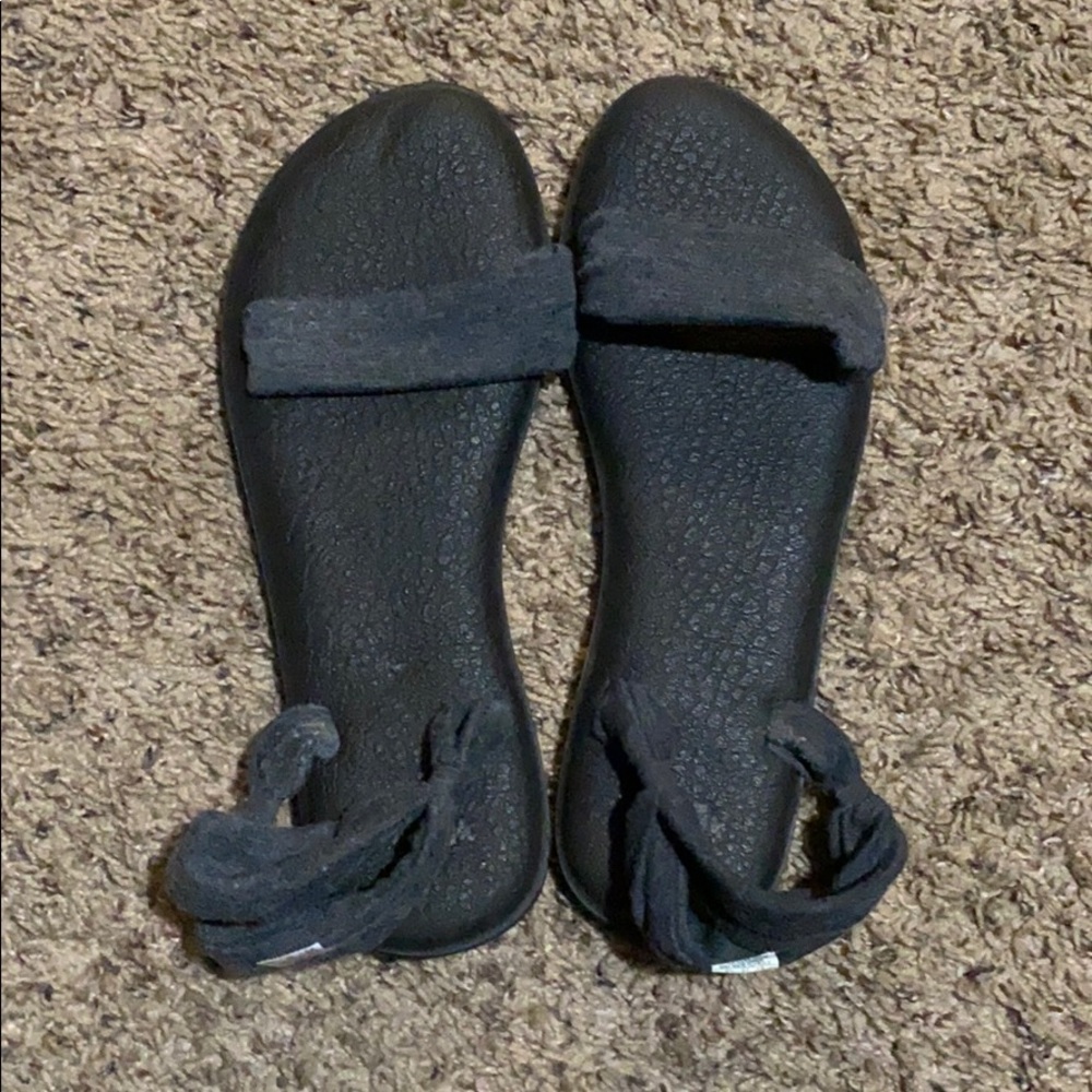 Sanuk yoga sandals